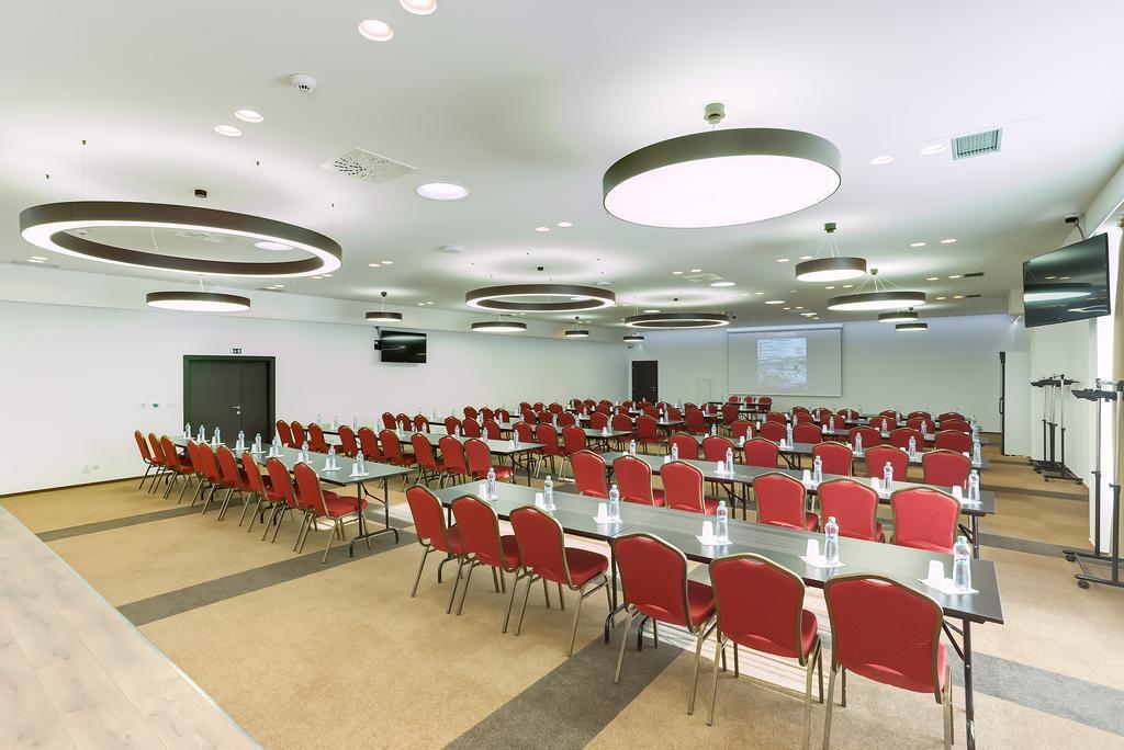 Hotel Lineas Presov Luaran gambar