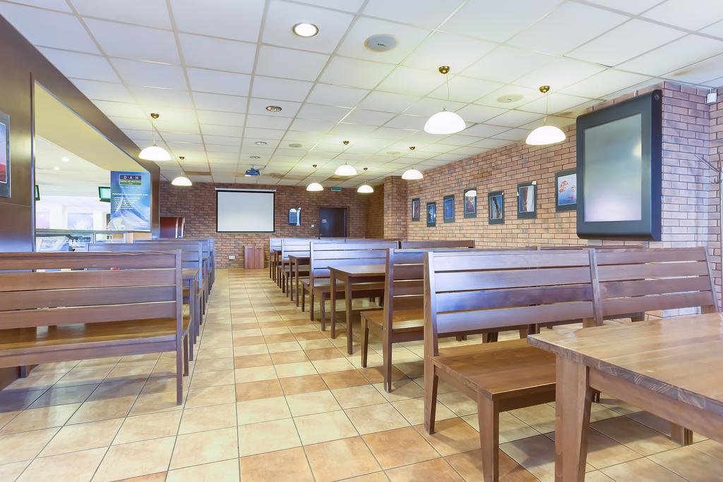 Hotel Lineas Presov Luaran gambar