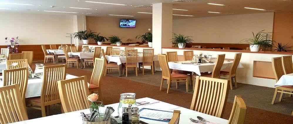 Hotel Lineas Presov Luaran gambar